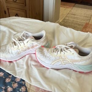 Asics Women's Shoes - White and Pink